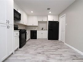 Beautifull Remodeled Home in Meredith Manor.Don'T Miss This Gem in Houston, TX (Photo 4 of 10)