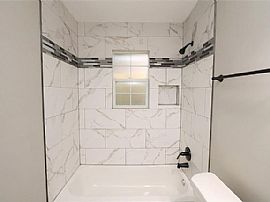 Beautifull Remodeled Home in Meredith Manor.Don'T Miss This Gem in Houston, TX (Photo 6 of 10)