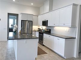 Neatly Furnished Room Available For Rent in Roseville, CA (Photo 2 of 6)