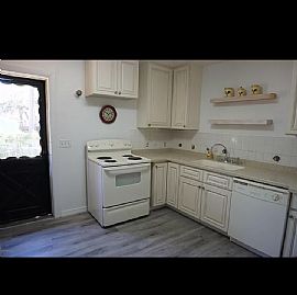 Fully Furnished Including Linen and Tableware. All Utilities An in Jacksonville, FL (Photo 6 of 12)