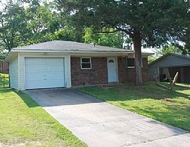 7901 N Claremont Ave, She in Sherwood, AR