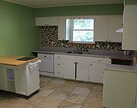 7901 N Claremont Ave, She in Sherwood, AR (Photo 6 of 10)