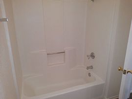 A Nice and Conducive 2bd and 1ba Apartmeny in Mojave, CA (Photo 5 of 6)