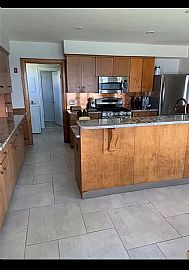 180 Bayview Ave, Portsmouth, Ri 02871 in Portsmouth, RI (Photo 10 of 12)