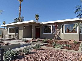 4 Bd2 Ba2,214 Sqft in Las Vegas, NV (Photo 2 of 7)