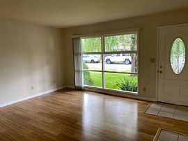 3 Bedroom, 2 Bath Portland Home For Rent in Portland, OR (Photo 6 of 6)