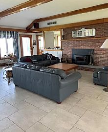 180 Bayview Ave, Portsmouth, Ri 02871 in Portsmouth, RI (Photo 4 of 12)