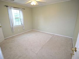 851 Colvin Ct, Herndon, Va  in Herndon, VA (Photo 10 of 12)