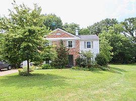 851 Colvin Ct, Herndon, Va  in Herndon, VA (Photo 2 of 12)