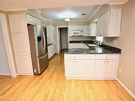 851 Colvin Ct, Herndon, Va  in Herndon, VA (Photo 6 of 12)