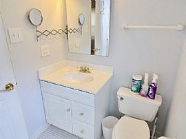 851 Colvin Ct, Herndon, Va  in Herndon, VA (Photo 7 of 12)