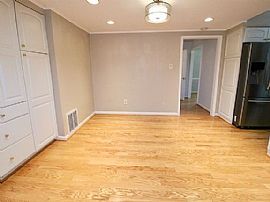 851 Colvin Ct, Herndon, Va  in Herndon, VA (Photo 9 of 12)