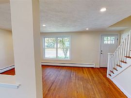 4bed 2bath in Nashua, NH (Photo 4 of 6)