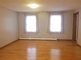 3bed 2bath in Manchester, NH (Photo 3 of 6)