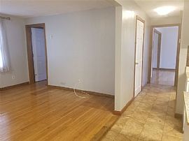 3bed 2bath in Manchester, NH (Photo 4 of 6)