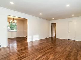 3 Bedroom Home in Decatur, GA (Photo 10 of 12)