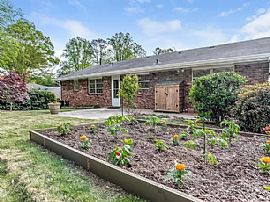 3 Bedroom Home in Decatur, GA (Photo 11 of 12)