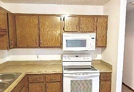 Charming 1 Bedroom 1 Bathroom  in Saint Paul, MN (Photo 7 of 12)