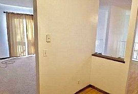 Charming 1 Bedroom 1 Bathroom  in Saint Paul, MN (Photo 8 of 12)