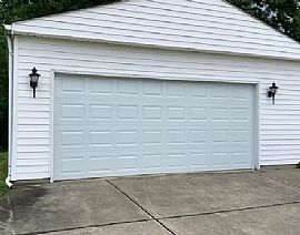 17124 Cambridge Blvd, Bro in Brook Park, OH (Photo 4 of 5)