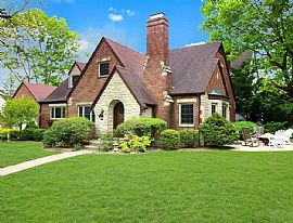 334 Thruston Blvd E, Oakw in Oakwood, OH