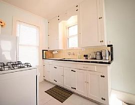 1005 Kingsbury St, Austin in Austin, TX (Photo 3 of 5)