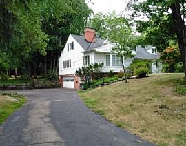 28400 Belcourt Rd, Pepper in Pepper Pike, OH