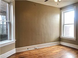 Charming 2 Bedroom and 1 and Bathroom  in Saint Louis, MO (Photo 11 of 12)