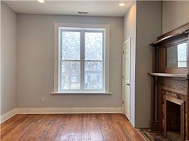 Charming 2 Bedroom and 1 and Bathroom  in Saint Louis, MO (Photo 4 of 12)