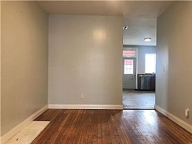 Charming 2 Bedroom and 1 and Bathroom  in Saint Louis, MO (Photo 5 of 12)