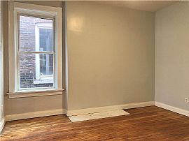 Charming 2 Bedroom and 1 and Bathroom  in Saint Louis, MO (Photo 6 of 12)
