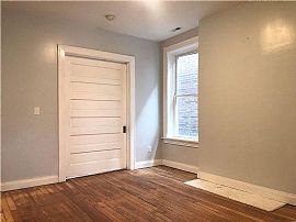 Charming 2 Bedroom and 1 and Bathroom  in Saint Louis, MO (Photo 7 of 12)