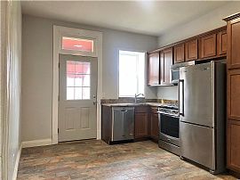 Charming 2 Bedroom and 1 and Bathroom  in Saint Louis, MO (Photo 8 of 12)