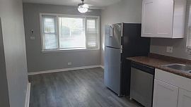 Charming 4 Bd and 2 Bathroom in Franklin Park, IL (Photo 6 of 12)