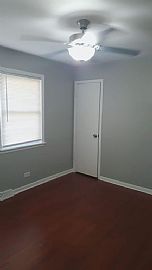 Charming 4 Bd and 2 Bathroom in Franklin Park, IL (Photo 8 of 12)