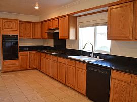 1359 Salisbury Rd, La Canada Flintridge in La Canada Flintridge, CA (Photo 6 of 8)