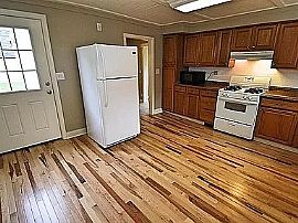 312 Sumner St, Genoa City, Wi 53128 in Genoa City, WI (Photo 3 of 11)