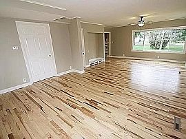 312 Sumner St, Genoa City, Wi 53128 in Genoa City, WI (Photo 6 of 11)