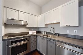 Fantastic Tri-Level 2bed/ 2bath Town-Home Available! in San Francisco, CA (Photo 11 of 12)