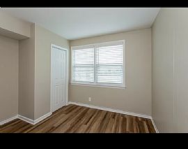 An Adorable Cottage Just a Block From Rhodes. in Charlotte, NC (Photo 3 of 8)