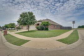 House For Rent in Waxahachie, TX (Photo 2 of 12)