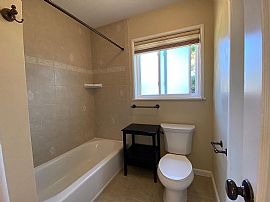 1 Bedroom in Santa Cruz, CA (Photo 8 of 12)