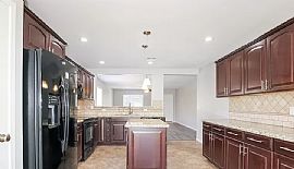 15955 W Winchcomb Dr, Surprise, Az 85379 in Surprise, AZ (Photo 4 of 10)