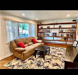 20 Landin St, New Haven, Ct 06525 in New Haven, CT (Photo 2 of 10)