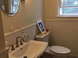 15 Barton St, West Hartford, Ct 06110 in West Hartford, CT (Photo 4 of 9)