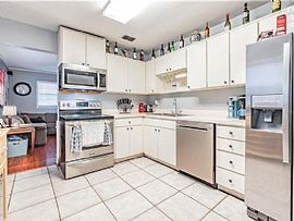 $750 For Rent and $750 For Security Deposit in Tampa, FL (Photo 7 of 8)