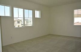 5bedroom 3bathroom  in Mira Loma, CA (Photo 11 of 12)