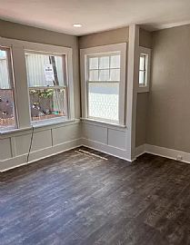 Bedroom 1bathroom  in Oakland, CA (Photo 2 of 10)