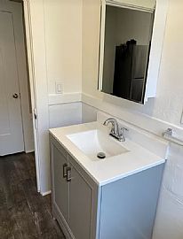 Bedroom 1bathroom  in Oakland, CA (Photo 7 of 10)