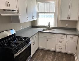 Bedroom 1bathroom  in Oakland, CA (Photo 9 of 10)